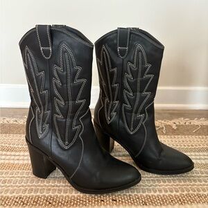 Black cowgirl boots